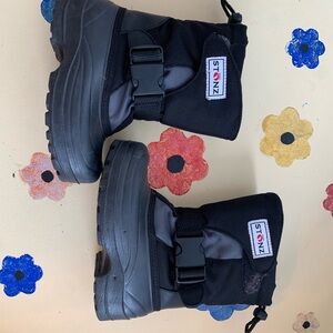 Stonz Black Winter Boots size kids 11